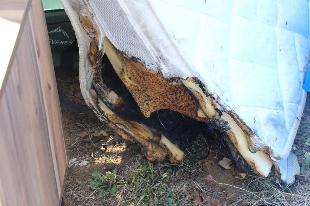 Köy evinde esrarengiz olay: Yanan evlerinin yerine yaptıkları ev de yandı 7